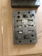 图为 已使用的 VARIOUS Lot of (2) injection molding machines 待售