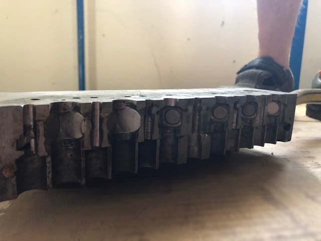 图为 已使用的 VARIOUS Lot of (2) injection molding machines 待售