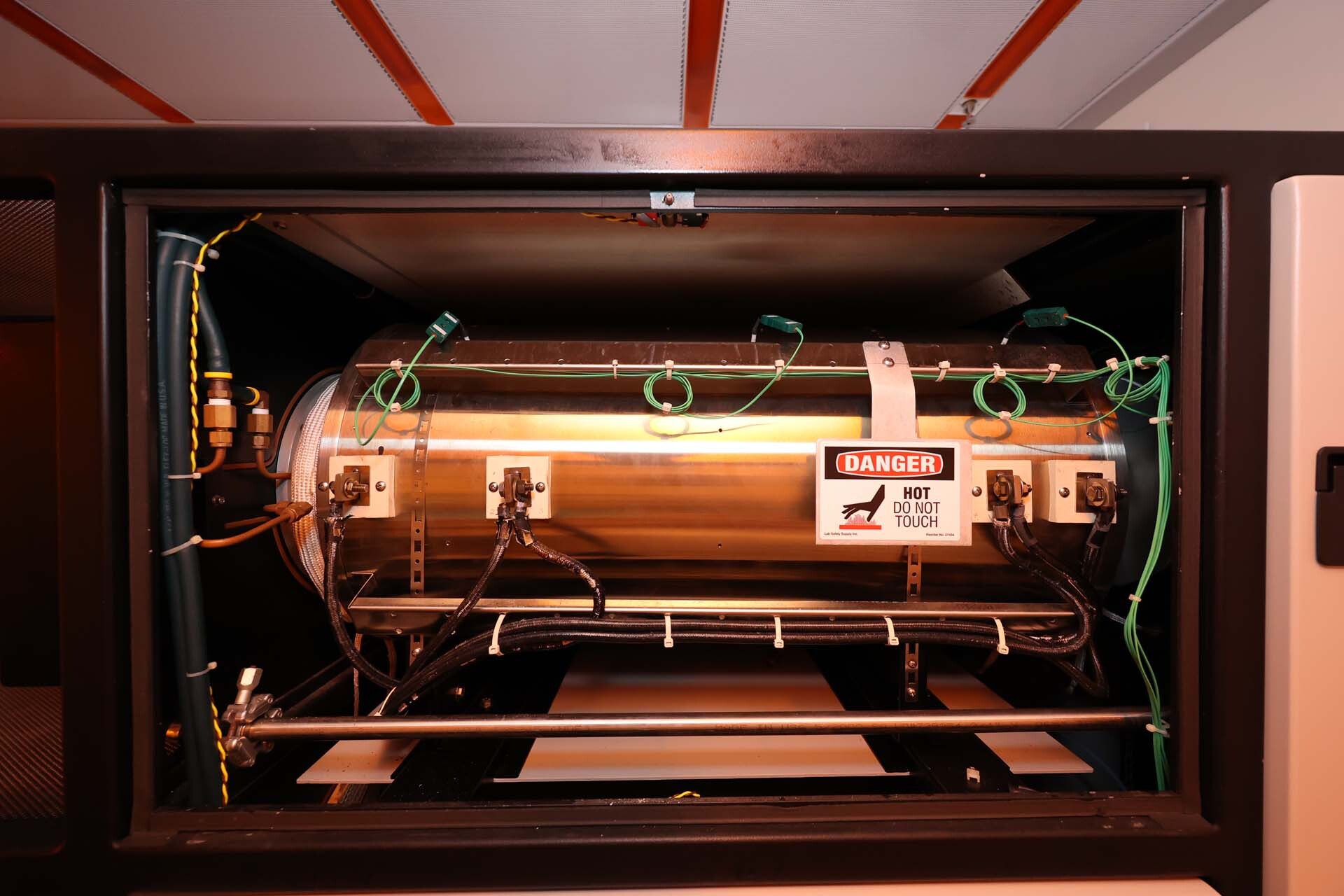 フォト（写真） 使用される CVD EQUIPMENT CORPORATION LPCVD Furnace 販売のために