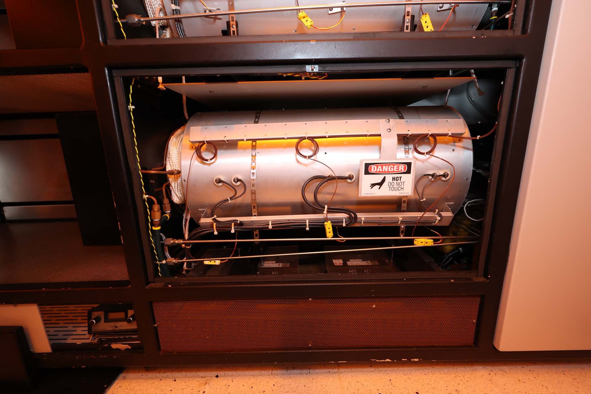 フォト（写真） 使用される CVD EQUIPMENT CORPORATION LPCVD Furnace 販売のために
