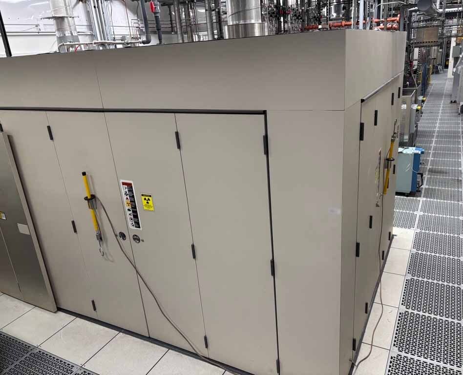 Foto Verwendet EATON NOVA / AXCELIS 8250 Zum Verkauf