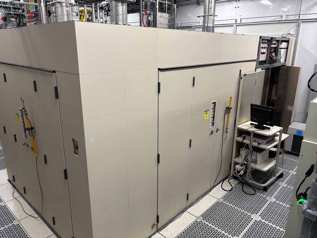 Foto Verwendet EATON NOVA / AXCELIS 8250 Zum Verkauf