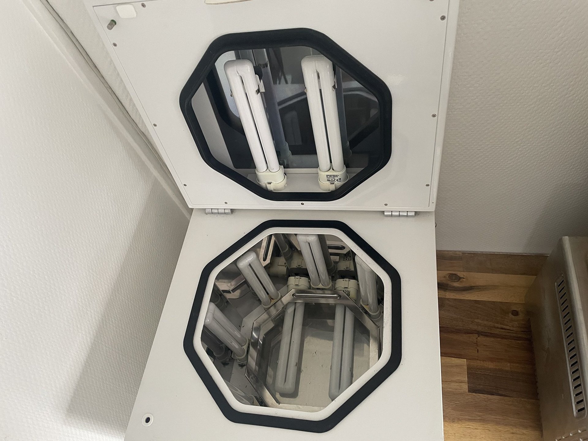 图为 已使用的 3D SYSTEMS LC-3DPrint Box 待售