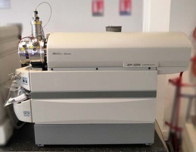 AB SCIEX / APPLIED BIOSYSTEMS / ABI / MDS SCIEX 3200 Qtrap Photo benutzt AB SCIEX / APPLIED BIOSYSTEMS / ABI / MDS SCIEX 3200 Qtrap zu verkaufen