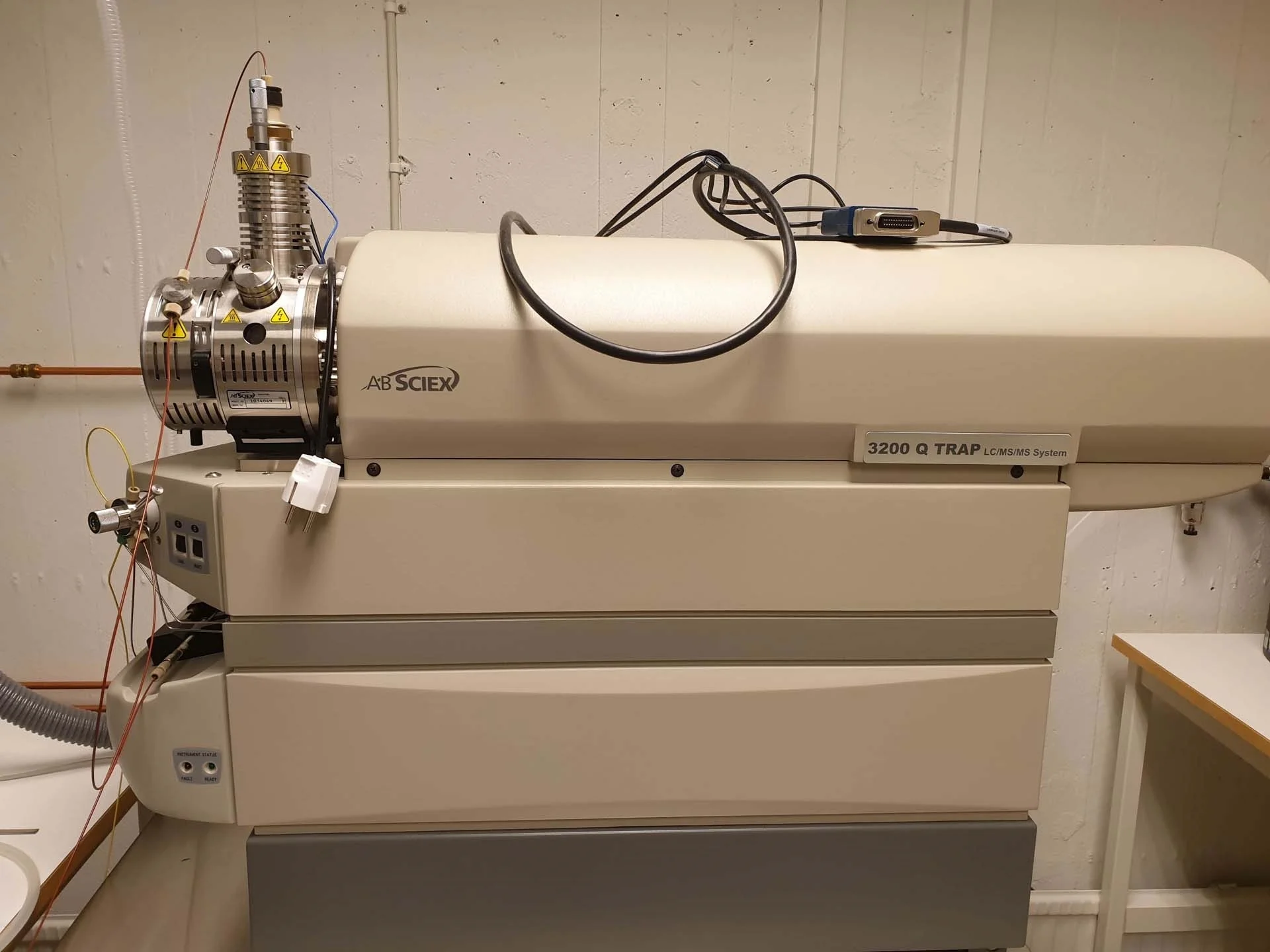 AB SCIEX / APPLIED BIOSYSTEMS / ABI / MDS SCIEX 3200 Qtrap Spectrometer  used for sale price #9259158 > buy from CAE