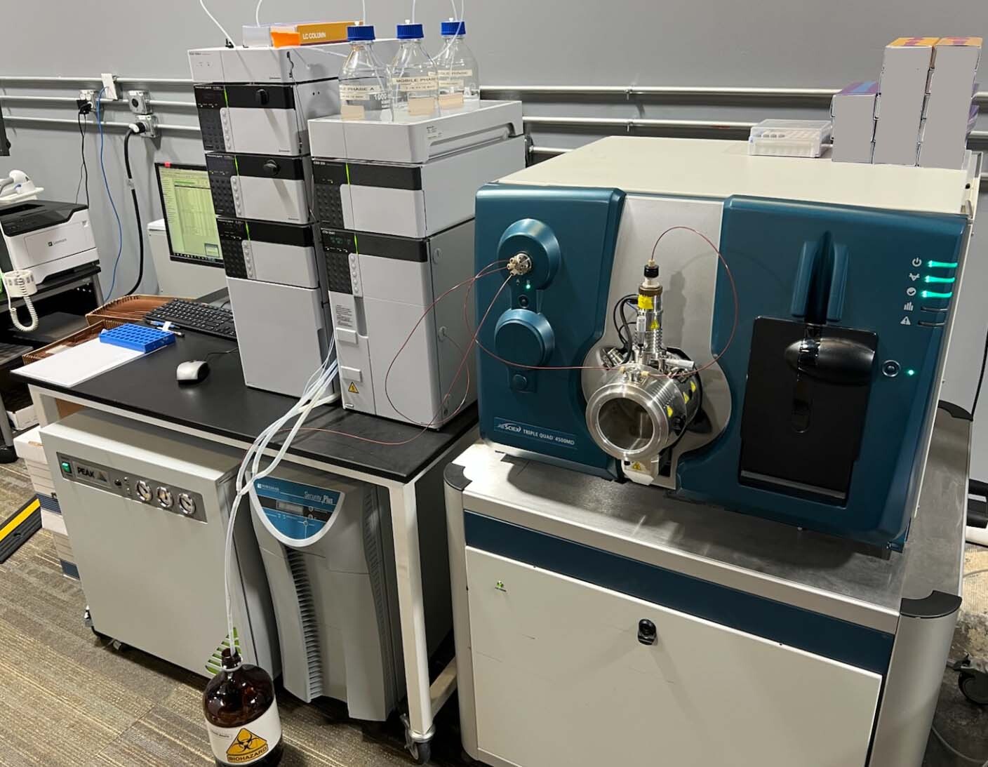 Foto Verwendet AB SCIEX / APPLIED BIOSYSTEMS / ABI / MDS SCIEX 4500 Zum Verkauf