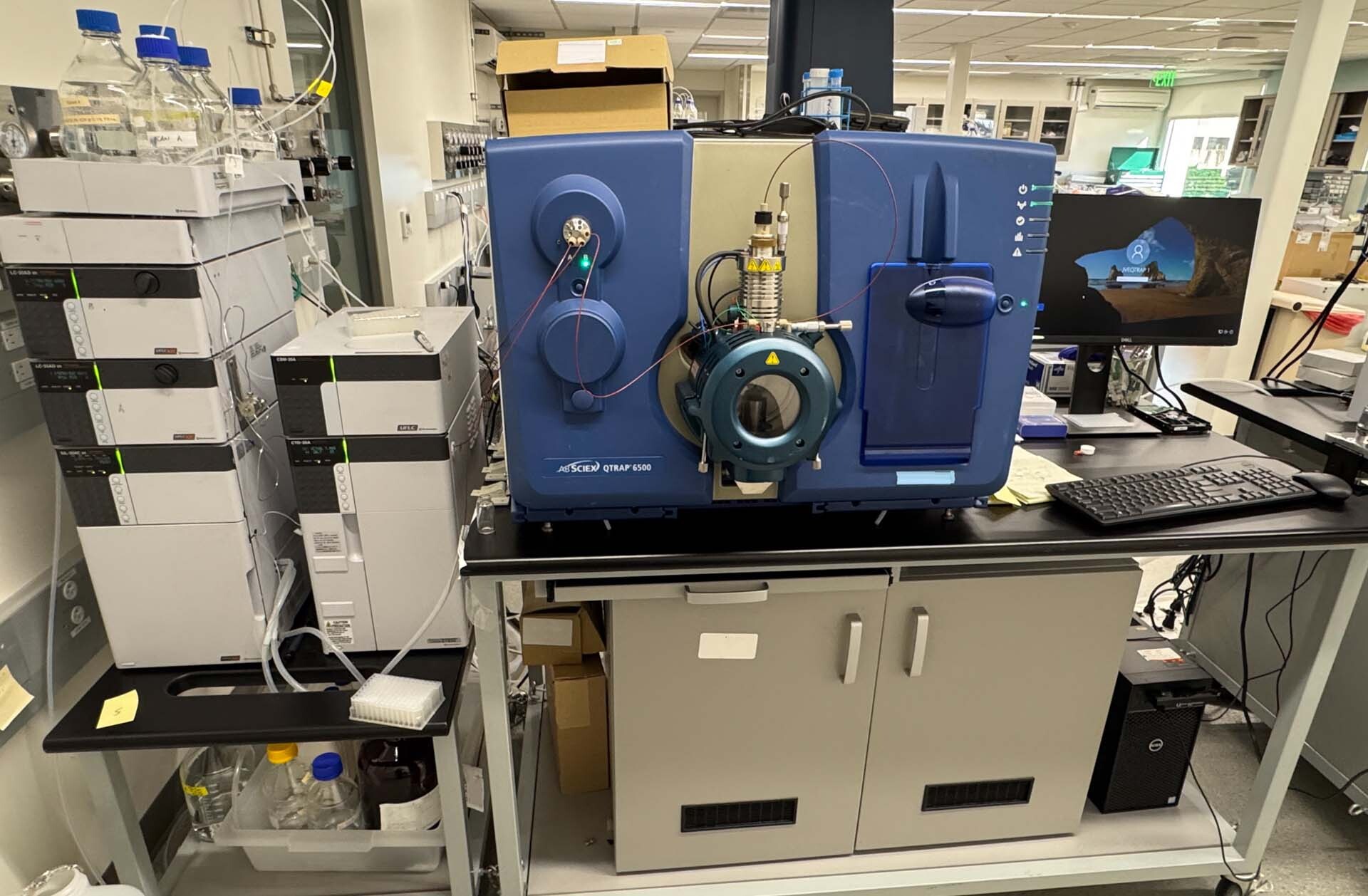 Photo Utilisé AB SCIEX / APPLIED BIOSYSTEMS / ABI / MDS SCIEX Qtrap 6500 À vendre