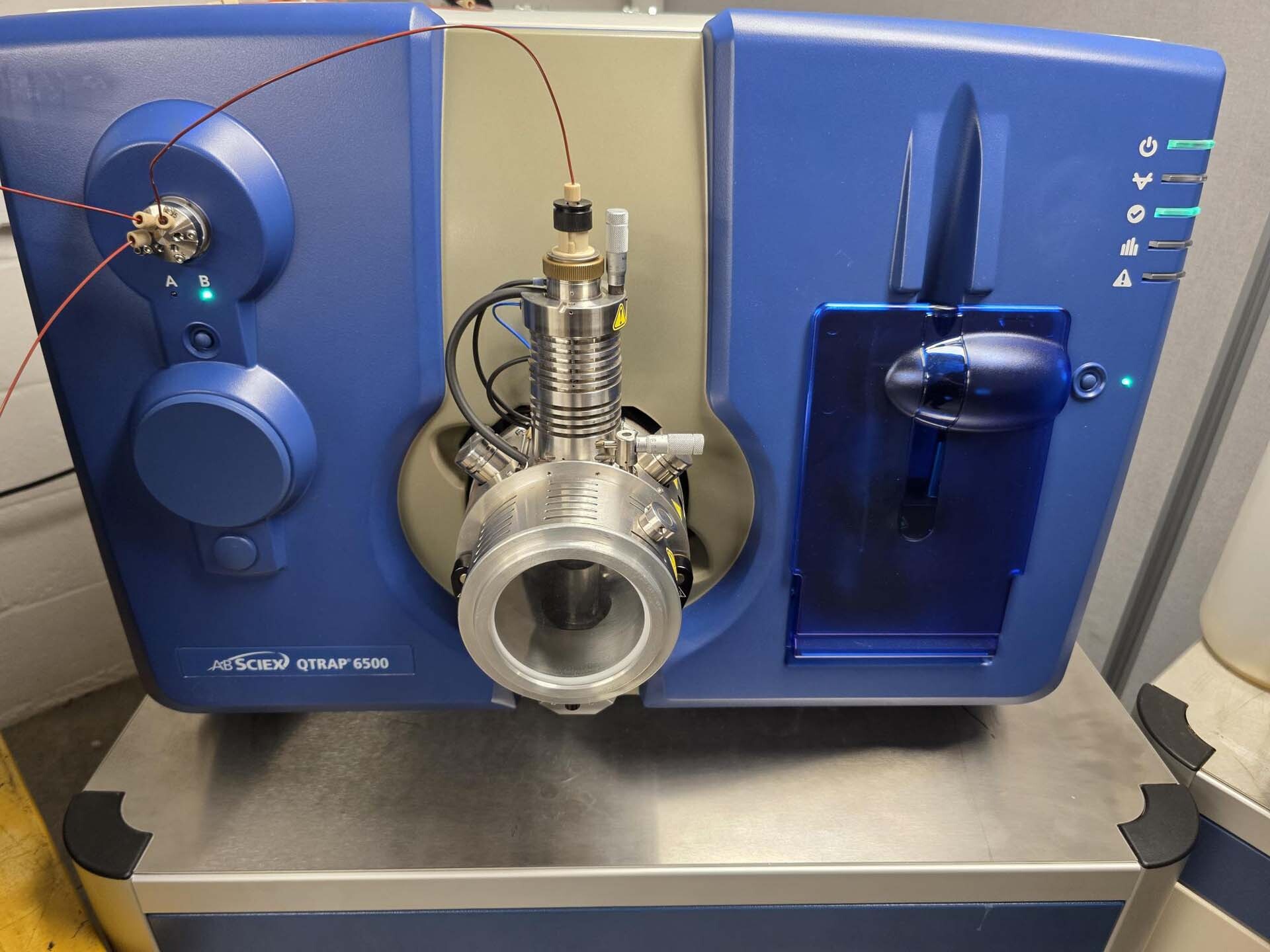 사진 사용됨 AB SCIEX / APPLIED BIOSYSTEMS / ABI / MDS SCIEX Qtrap 6500 판매용