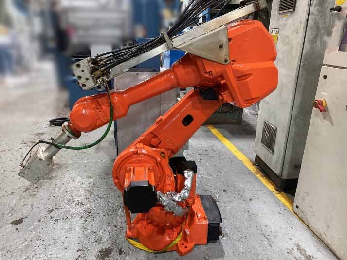 图为 已使用的 ABB 2400 待售
