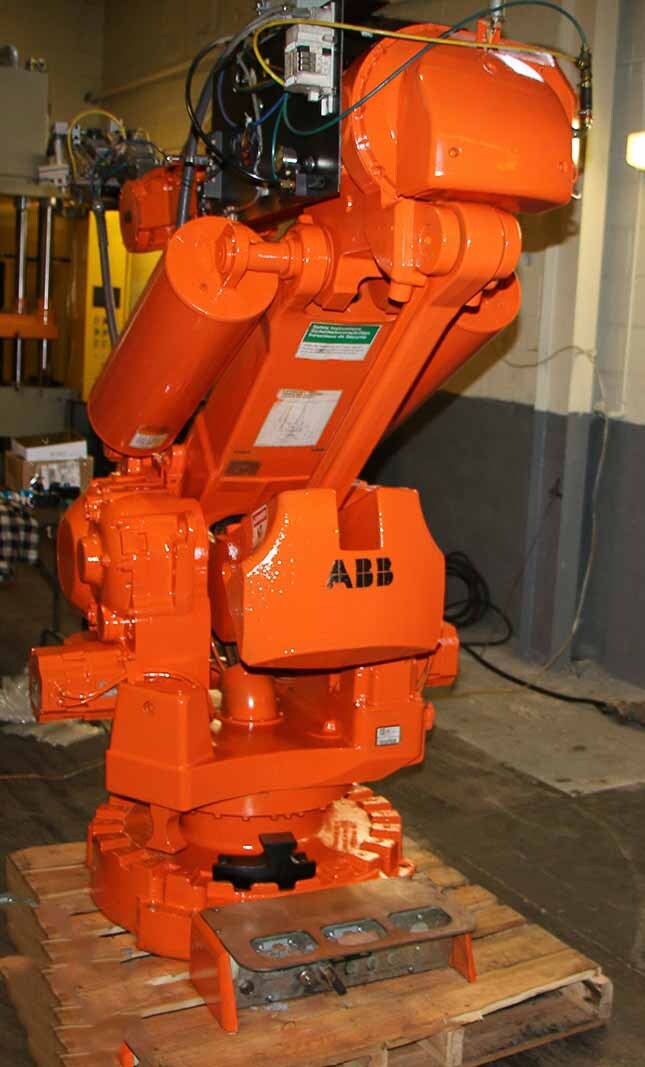 Photo Utilisé ABB IRB 6400 RM 2000 À vendre