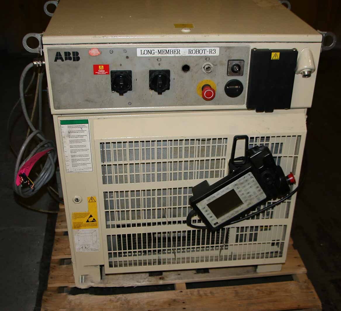 Photo Utilisé ABB IRB 6400 RM 2000 À vendre