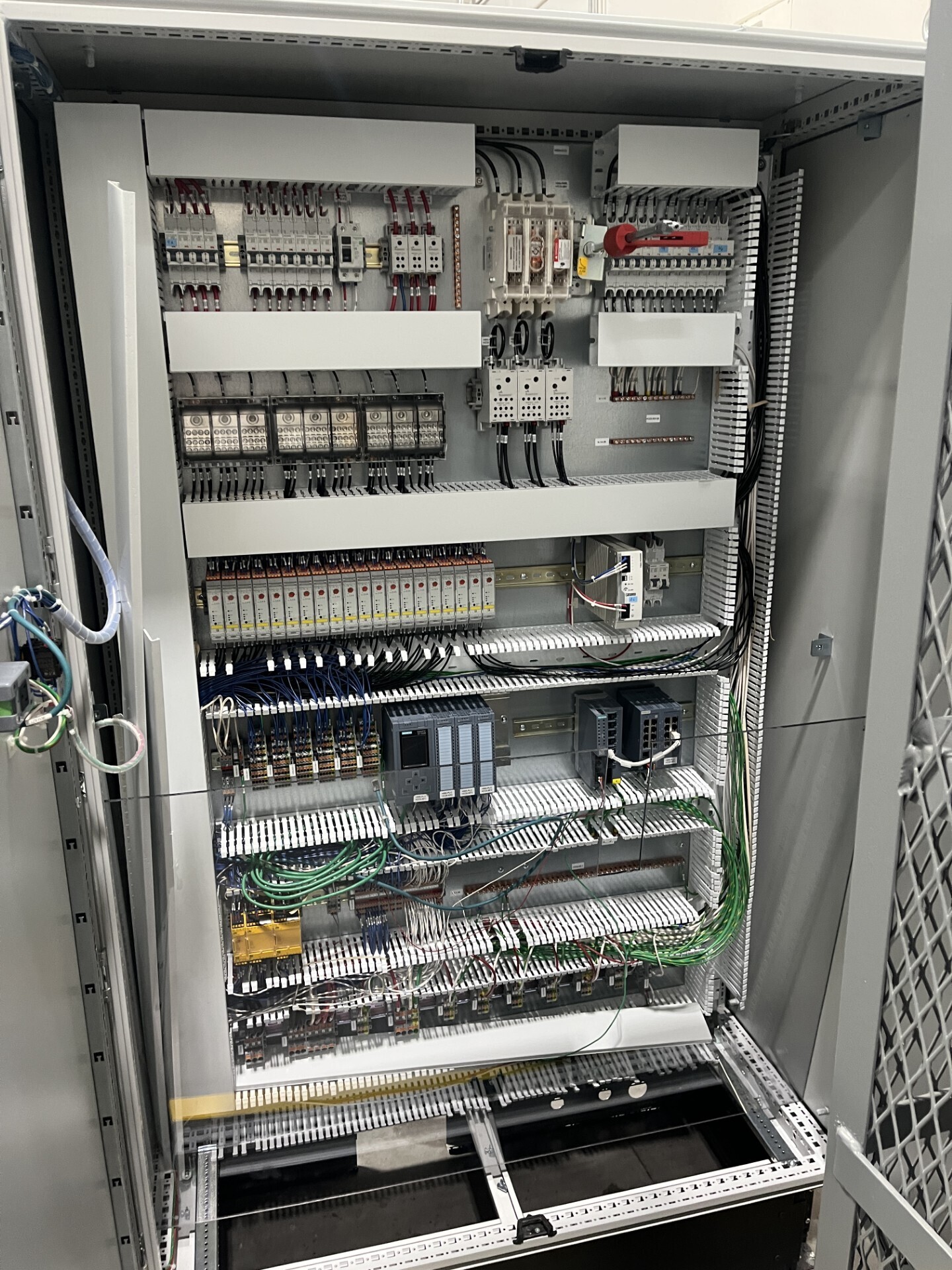 图为 已使用的 ABB Tray feeder 待售