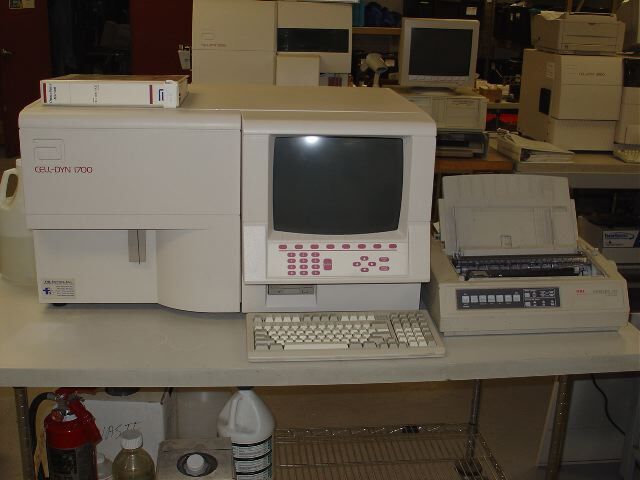 Photo Used ABBOTT Cell Dyn 1700 For Sale