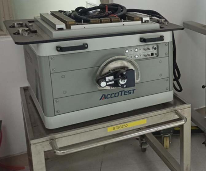Foto Verwendet ACCOTEST STS 8250 Zum Verkauf