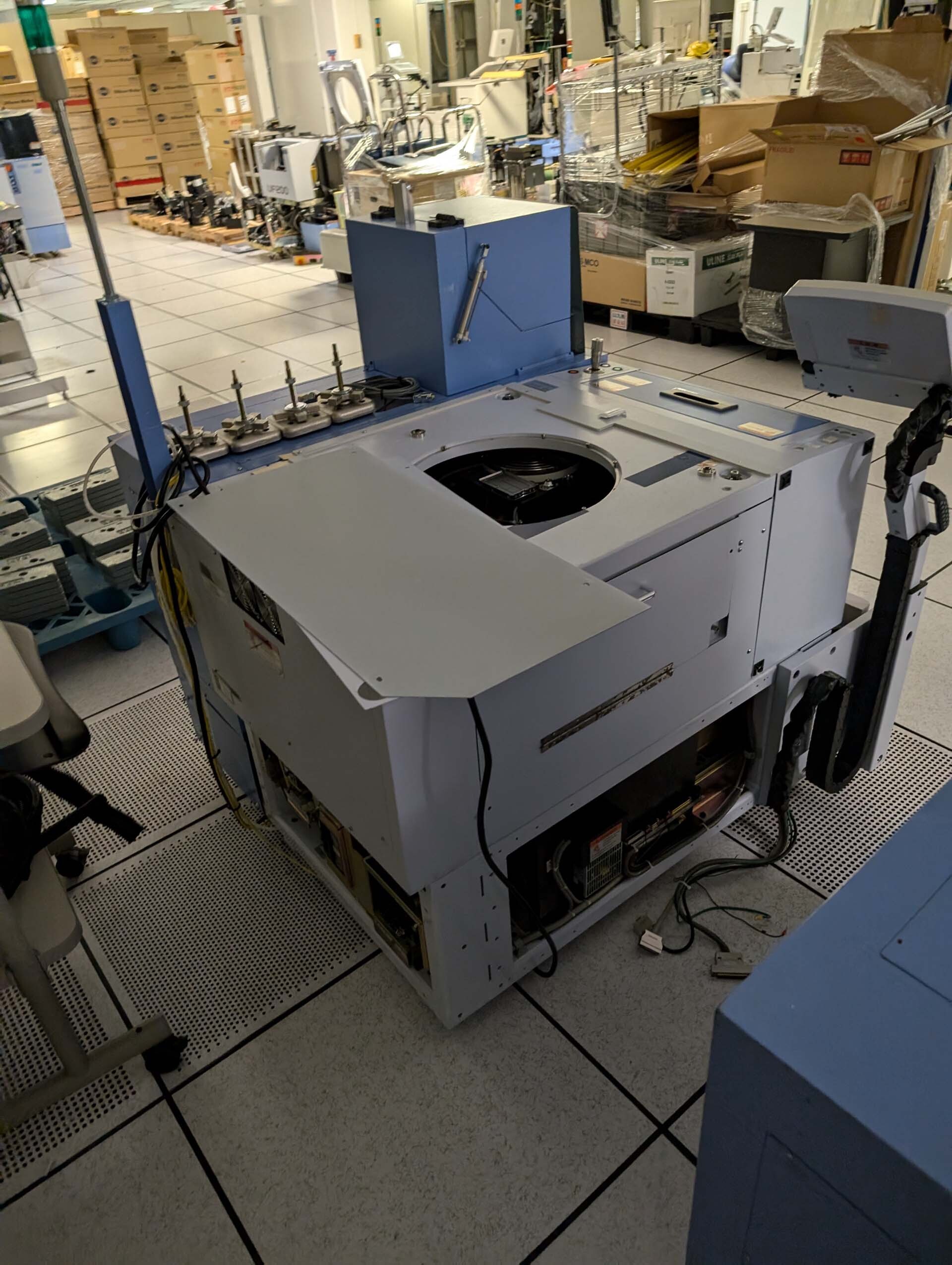 Photo Used TSK / ACCRETECH UF 200 For Sale