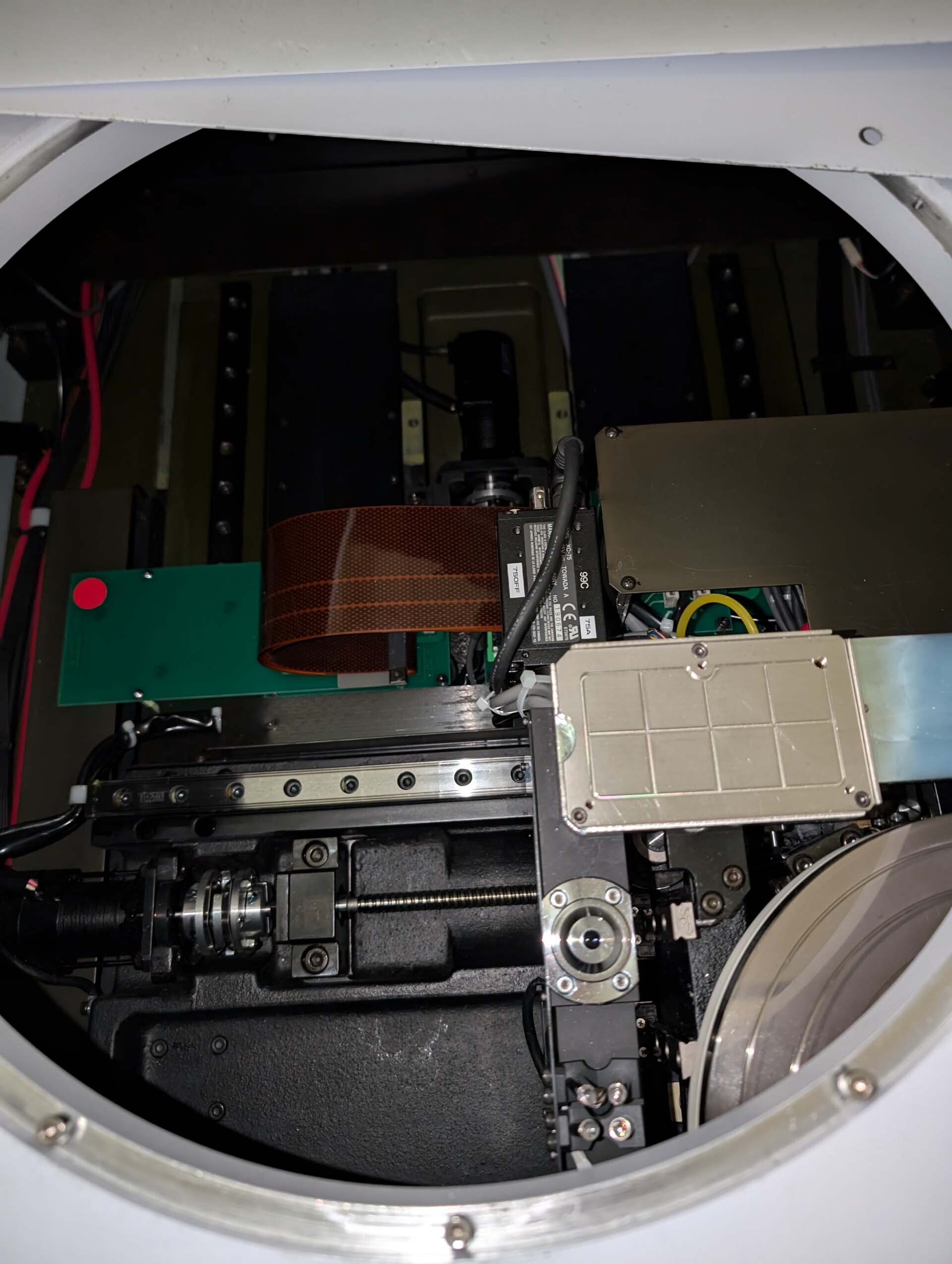 Photo Used TSK / ACCRETECH UF 200 For Sale
