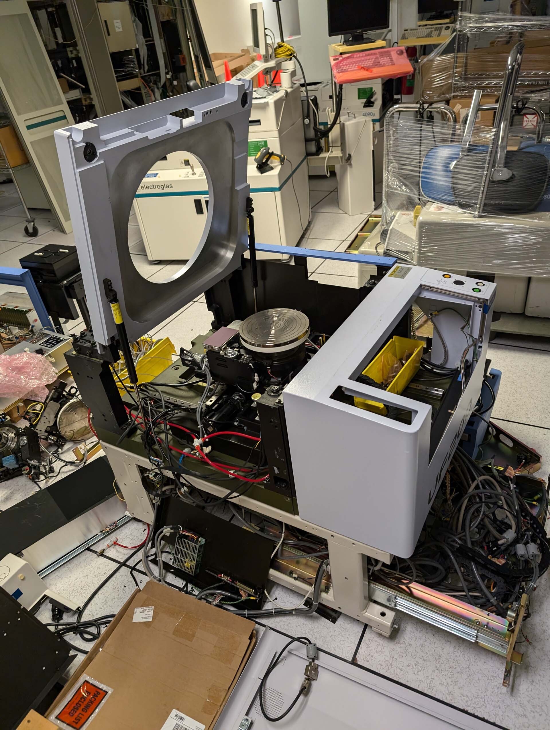 Photo Used ACCRETECH / TSK UF 200 For Sale