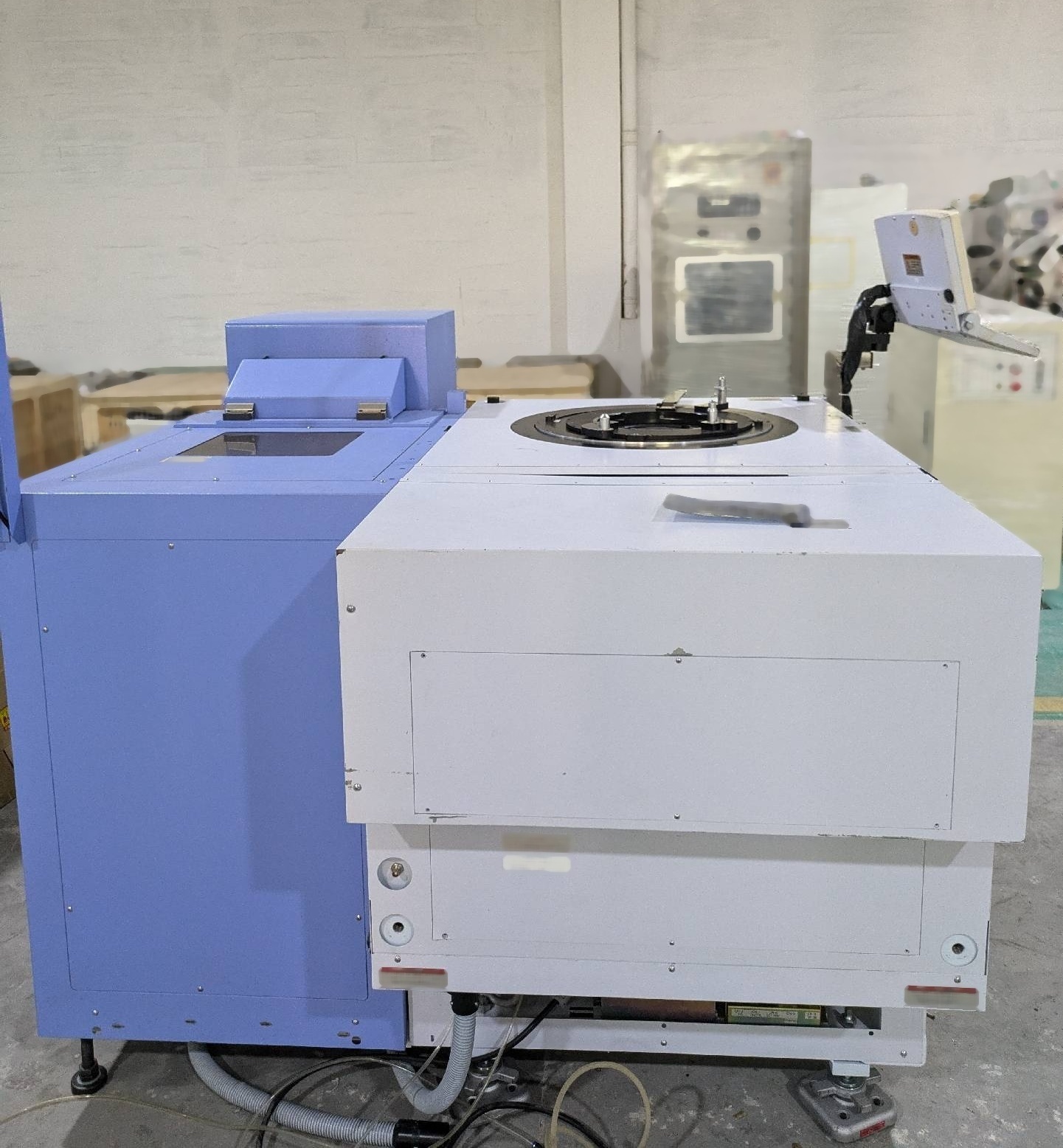 Photo Used ACCRETECH / TSK UF 300 For Sale