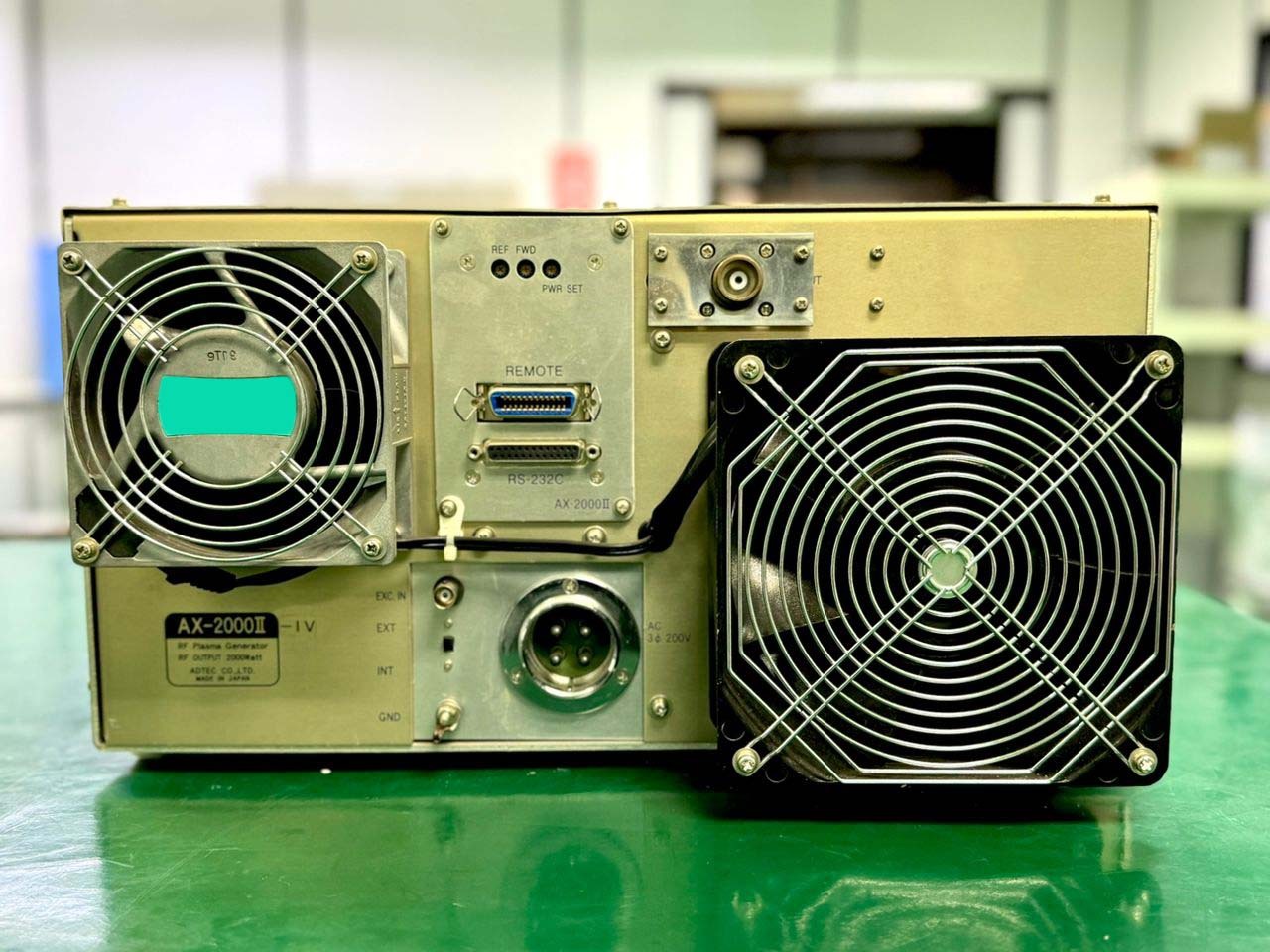 Photo Utilisé ADTEC Lot of RF generators À vendre
