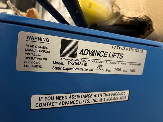 Foto Verwendet ADVANCE LIFTS P-2548+M Zum Verkauf