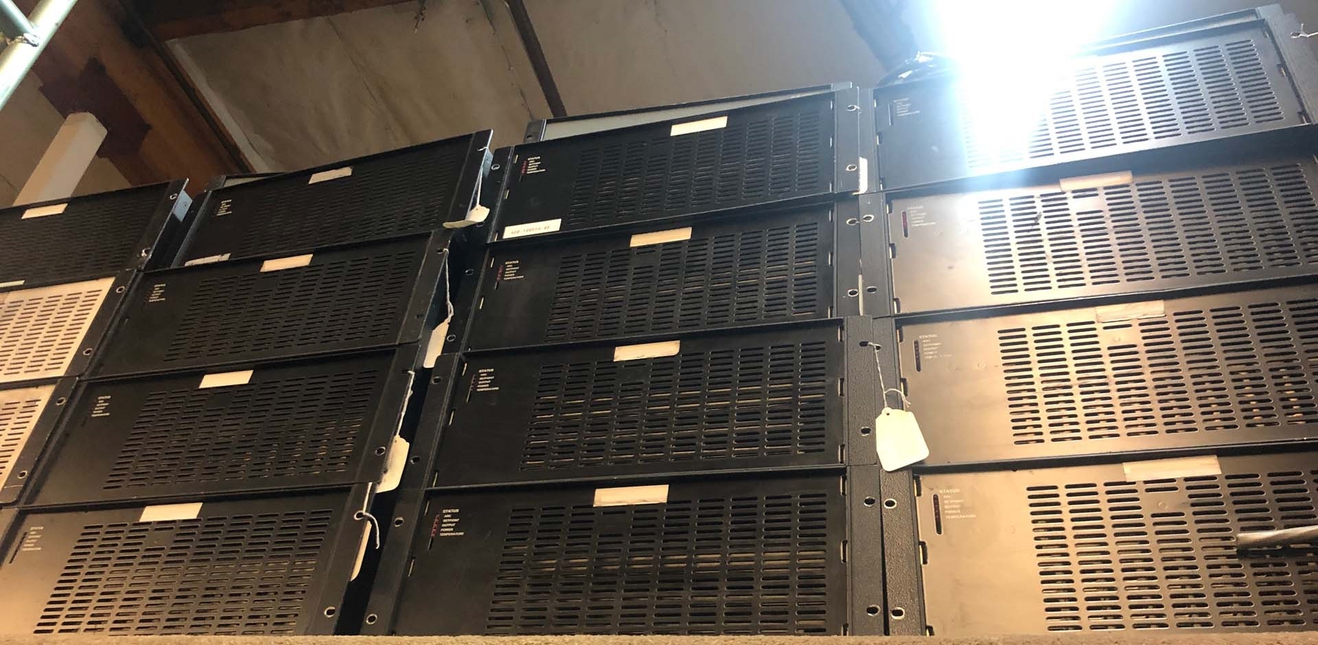 사진 사용됨 ADVANCED ENERGY Lot of power supplies 판매용