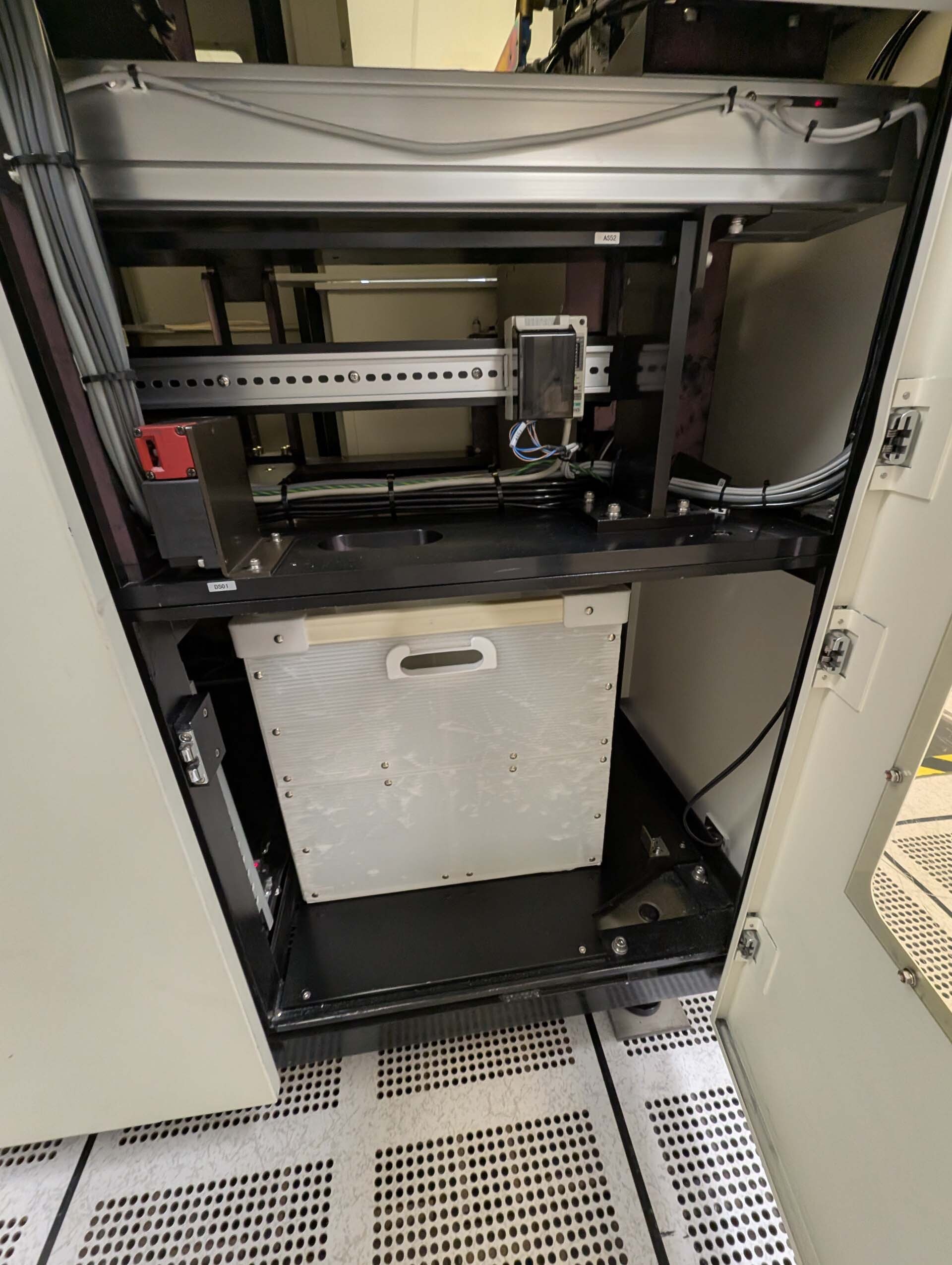 Photo Utilisé ADWILL / LINTEC RAD 3500 F/12 À vendre