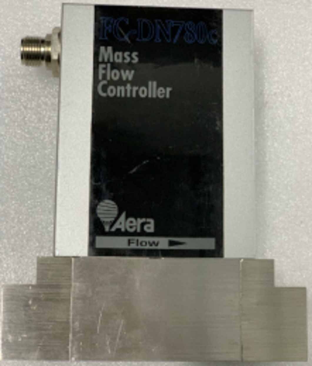 Photo Utilisé AERA Lot of mass flow controllers À vendre