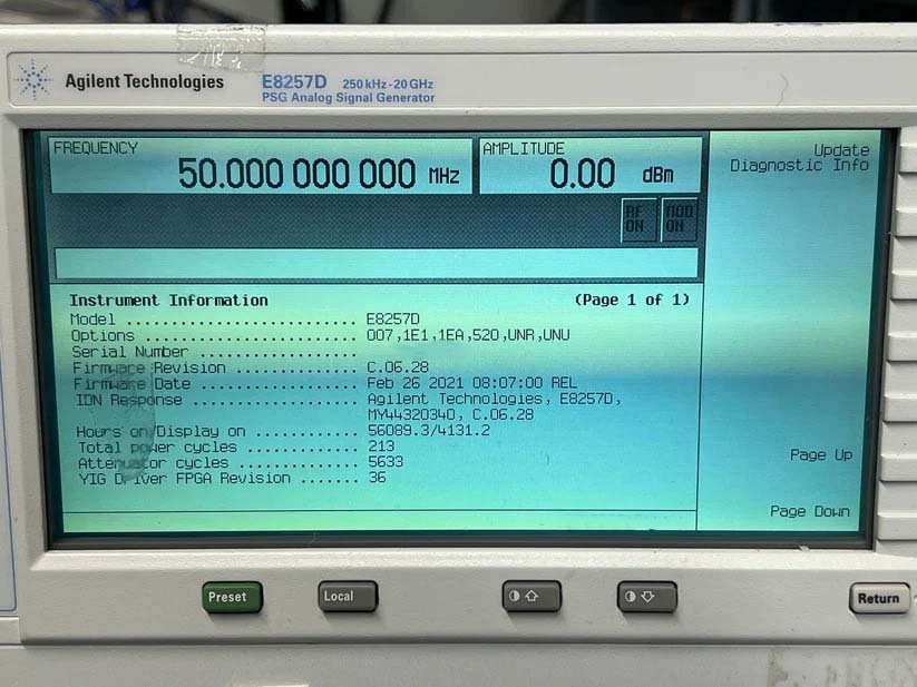 フォト（写真） 使用される AGILENT / HEWLETT-PACKARD / KEYSIGHT E8257D 販売のために
