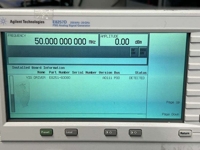 フォト（写真） 使用される AGILENT / HEWLETT-PACKARD / KEYSIGHT E8257D 販売のために