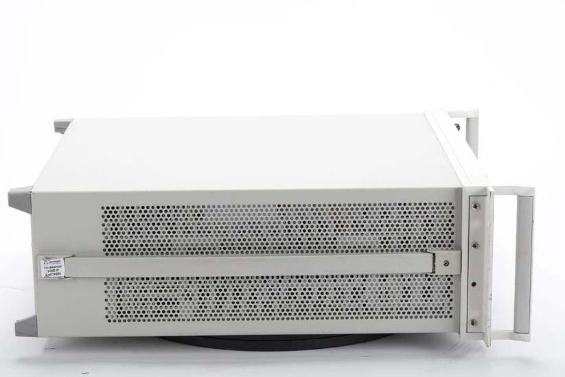 フォト（写真） 使用される AGILENT / HEWLETT-PACKARD / KEYSIGHT E8257D 販売のために