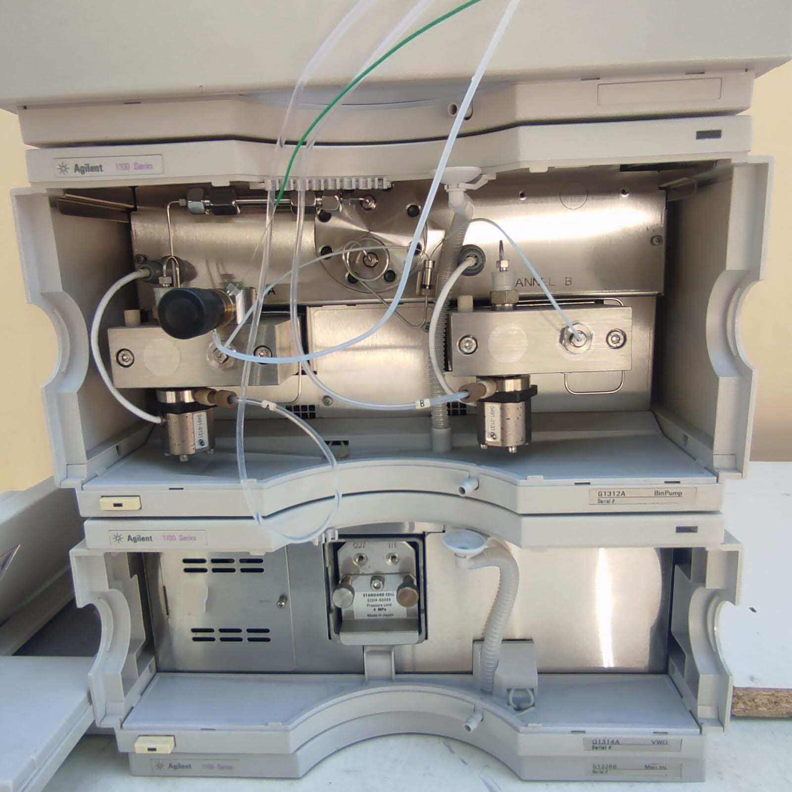 Photo Utilisé AGILENT / HP / HEWLETT-PACKARD / KEYSIGHT 1100 Series À vendre