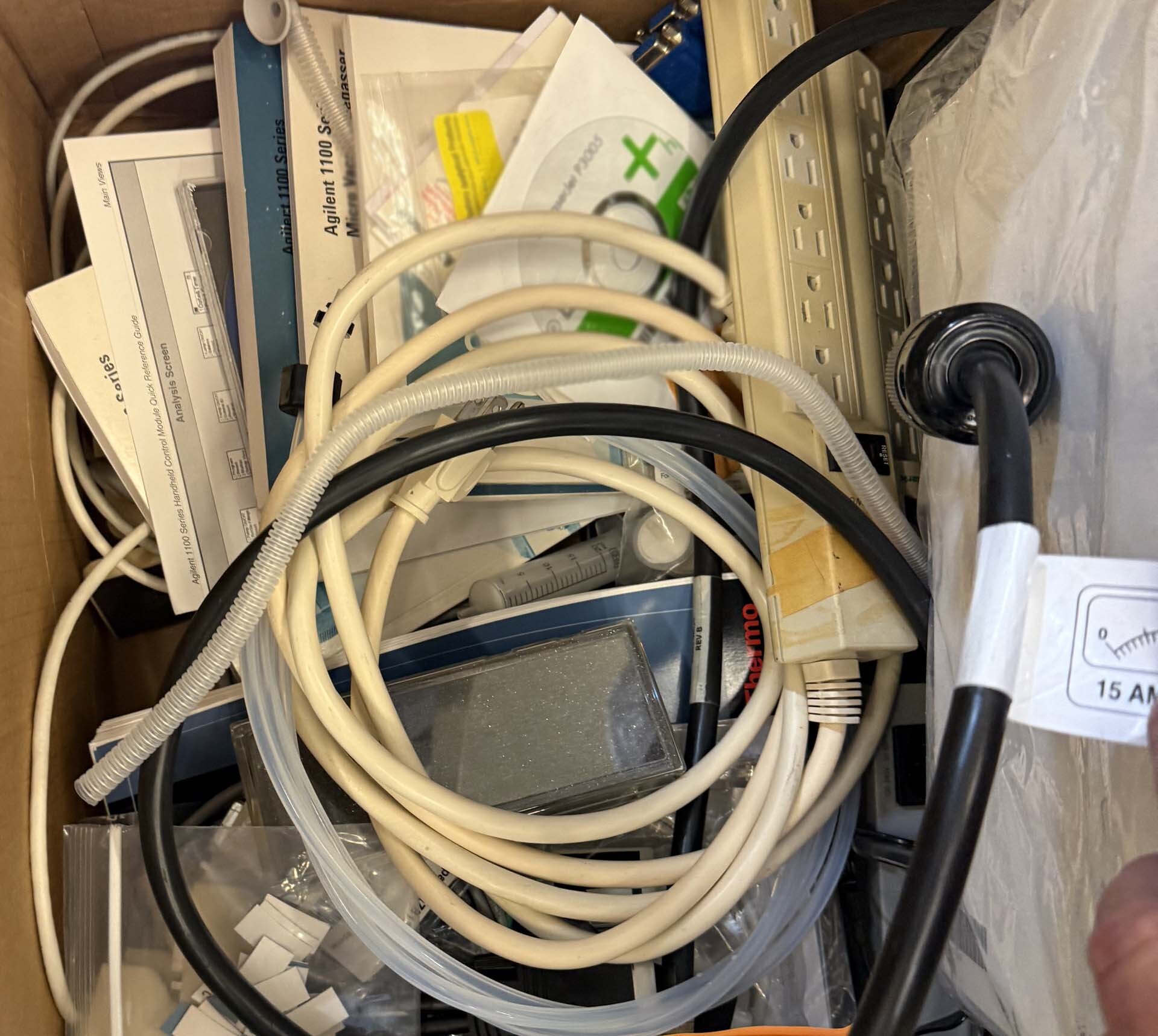 Photo Used AGILENT / HP / HEWLETT-PACKARD / KEYSIGHT 1200 / 1100 Series For Sale