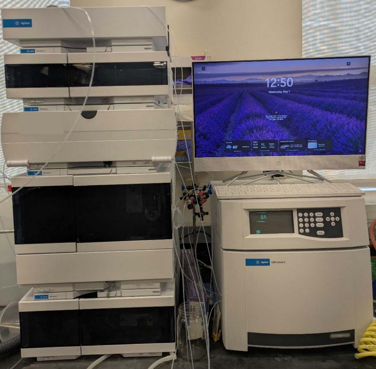 Photo Used AGILENT / HP / HEWLETT-PACKARD / KEYSIGHT 1260 Infinity II For Sale