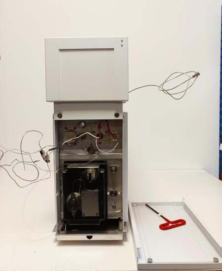 Photo Used AGILENT / HP / HEWLETT-PACKARD / KEYSIGHT 1260 Infinity II For Sale