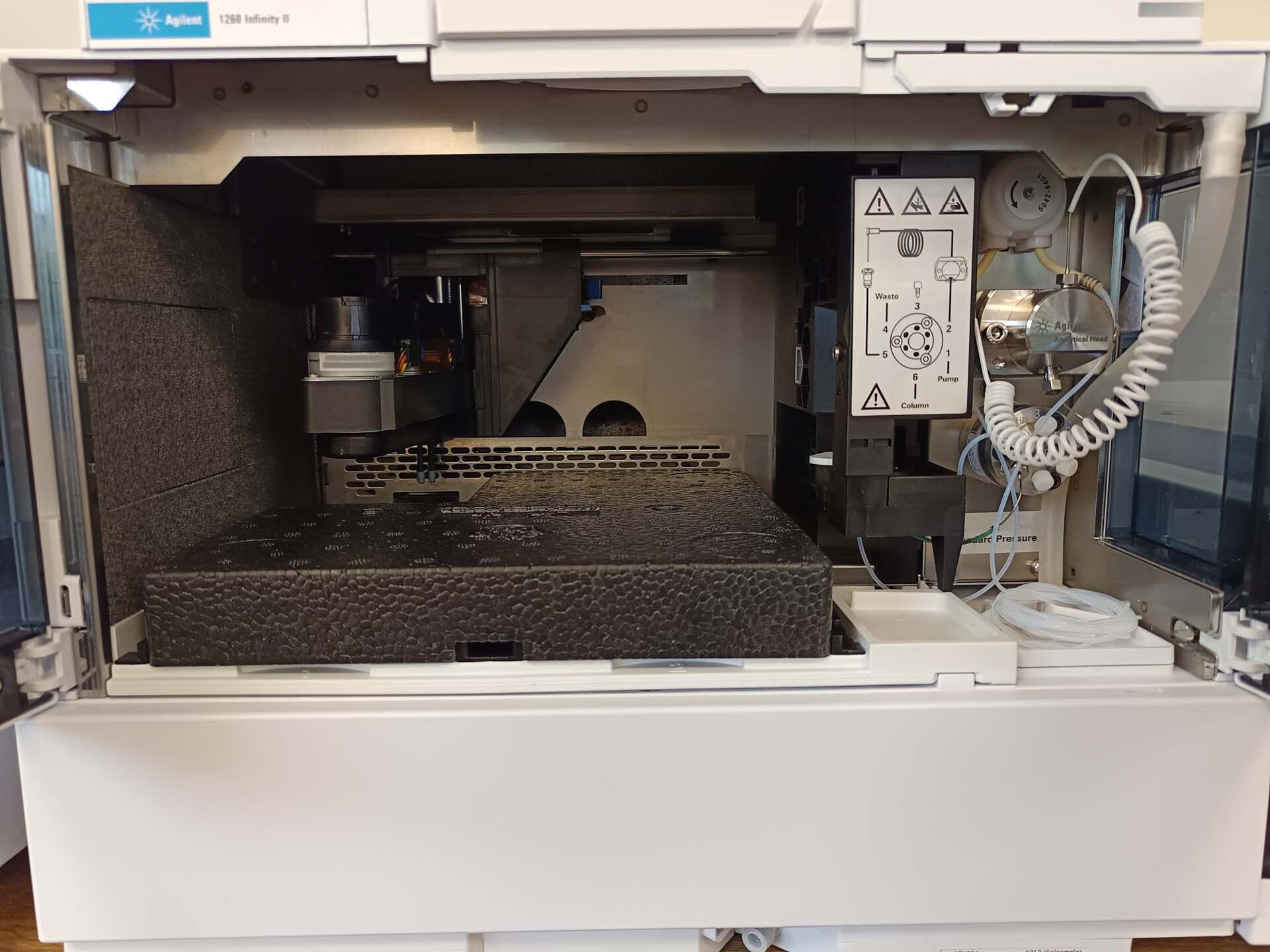 Foto Verwendet AGILENT / HP / HEWLETT-PACKARD / KEYSIGHT 1260 Infinity II Zum Verkauf