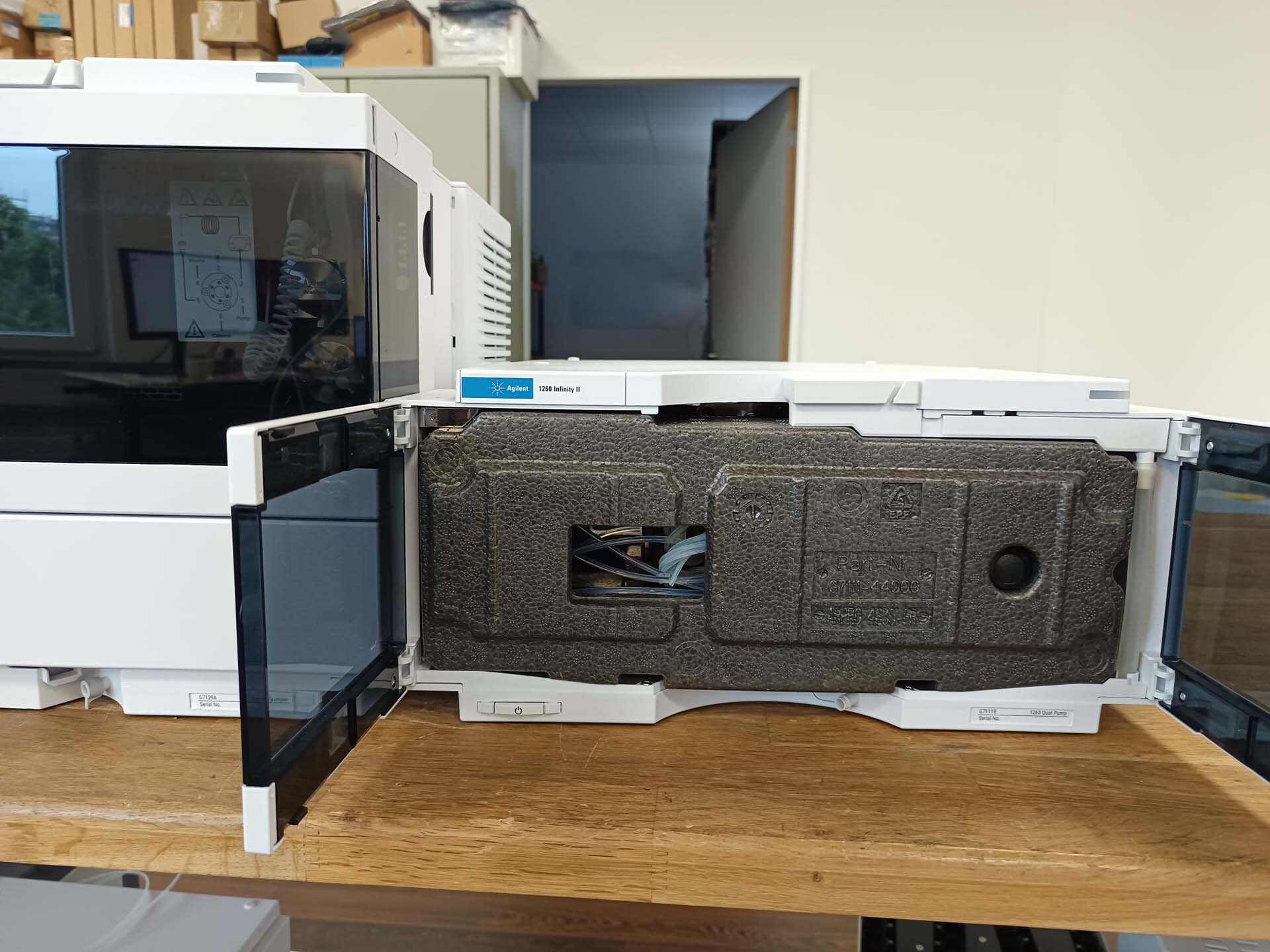 Foto Verwendet AGILENT / HP / HEWLETT-PACKARD / KEYSIGHT 1260 Infinity II Zum Verkauf