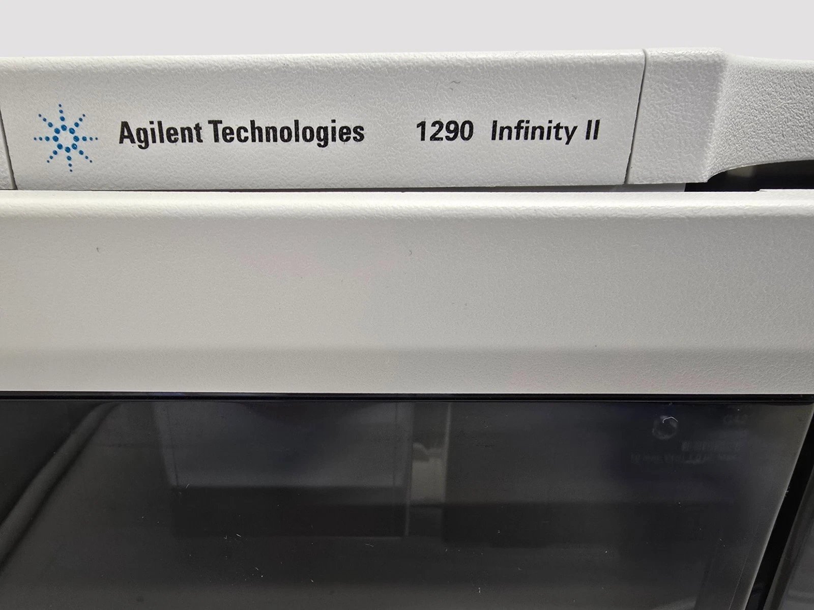 Photo Used AGILENT / HP / HEWLETT-PACKARD / KEYSIGHT 1260 Infinity II For Sale