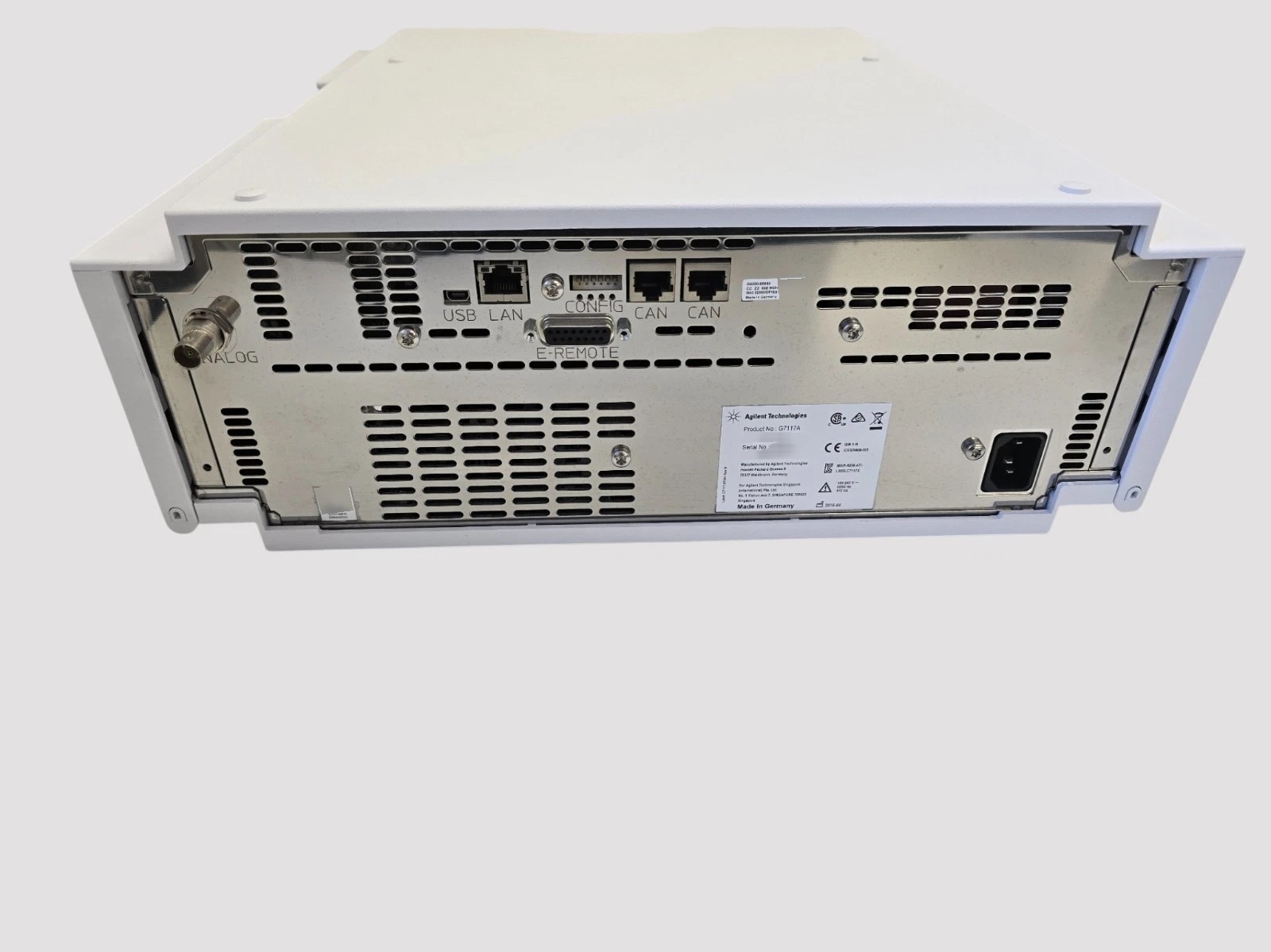 Photo Used AGILENT / HP / HEWLETT-PACKARD / KEYSIGHT 1260 Infinity II For Sale