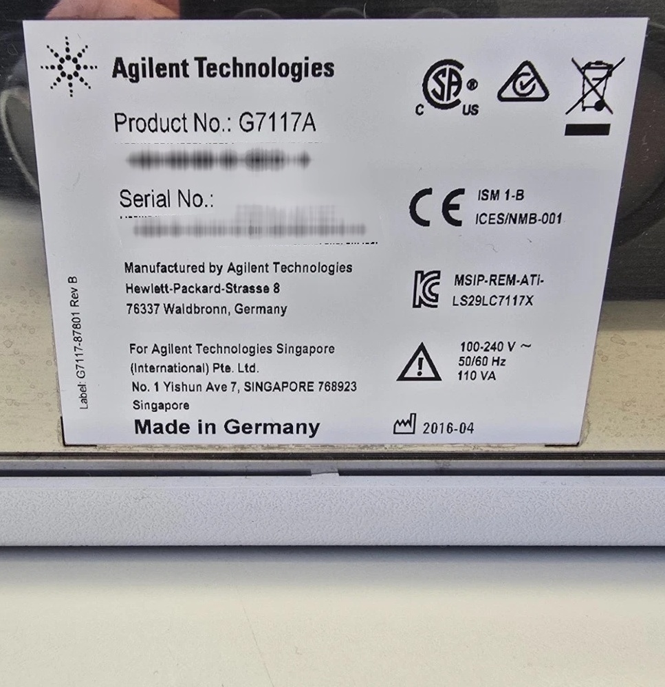 Photo Used AGILENT / HP / HEWLETT-PACKARD / KEYSIGHT 1260 Infinity II For Sale