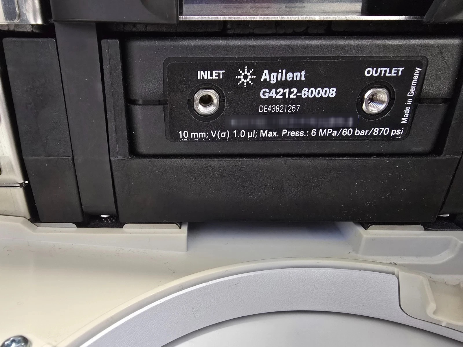 Photo Used AGILENT / HP / HEWLETT-PACKARD / KEYSIGHT 1260 Infinity II For Sale