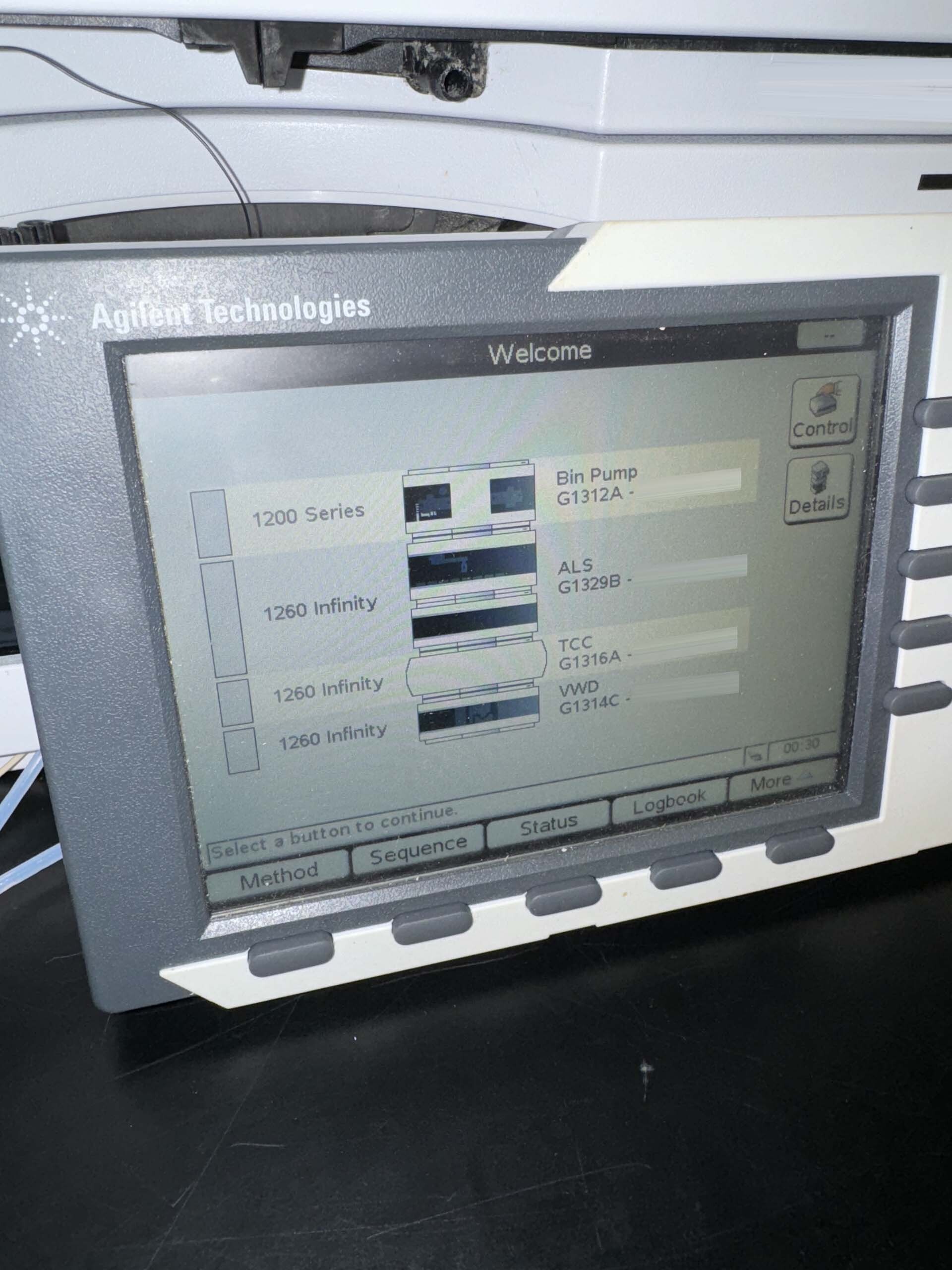 Foto Verwendet AGILENT / HP / HEWLETT-PACKARD / KEYSIGHT 1260 Infinity II Zum Verkauf