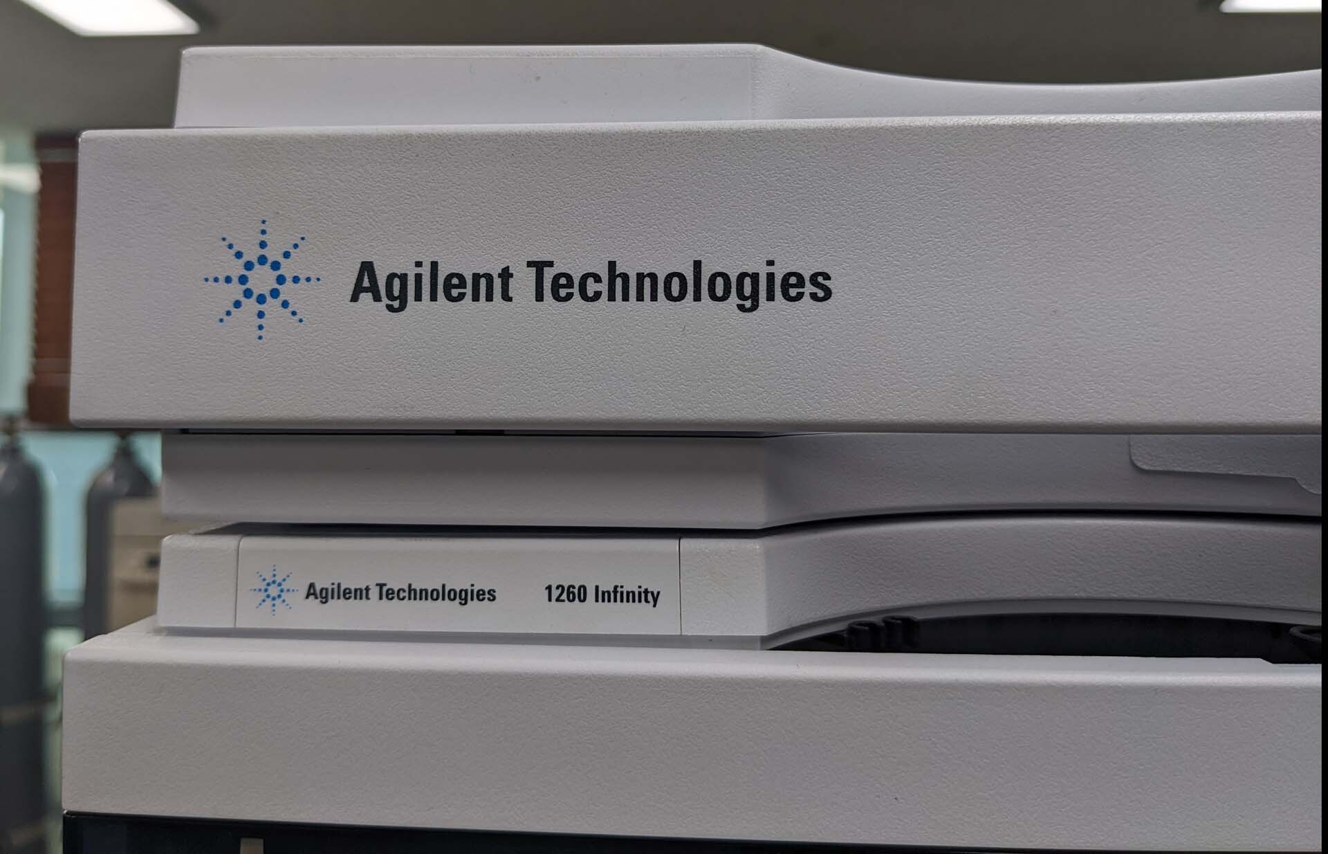 Photo Used AGILENT / HP / HEWLETT-PACKARD / KEYSIGHT 1260 Infinity For Sale