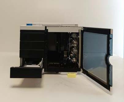 Photo Used AGILENT / HP / HEWLETT-PACKARD / KEYSIGHT 1260 Infinity II For Sale