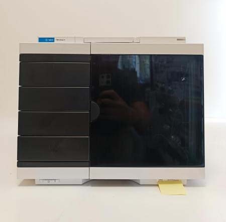 Photo Used AGILENT / HP / HEWLETT-PACKARD / KEYSIGHT 1260 Infinity II For Sale