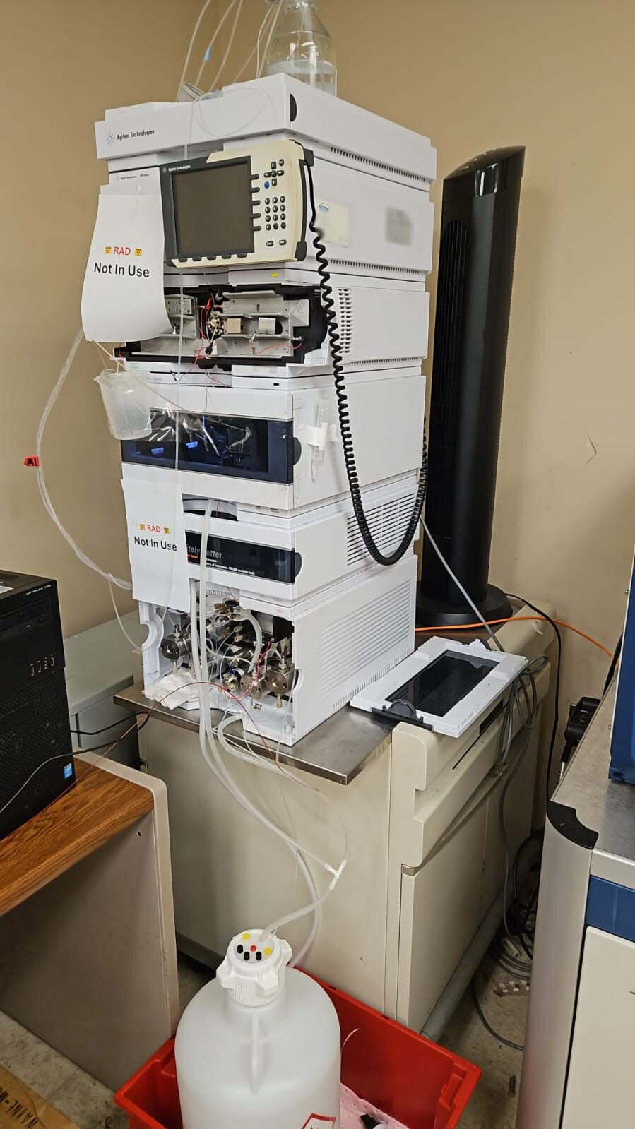 Photo Used AGILENT / HP / HEWLETT-PACKARD / KEYSIGHT 1290 Infinity For Sale