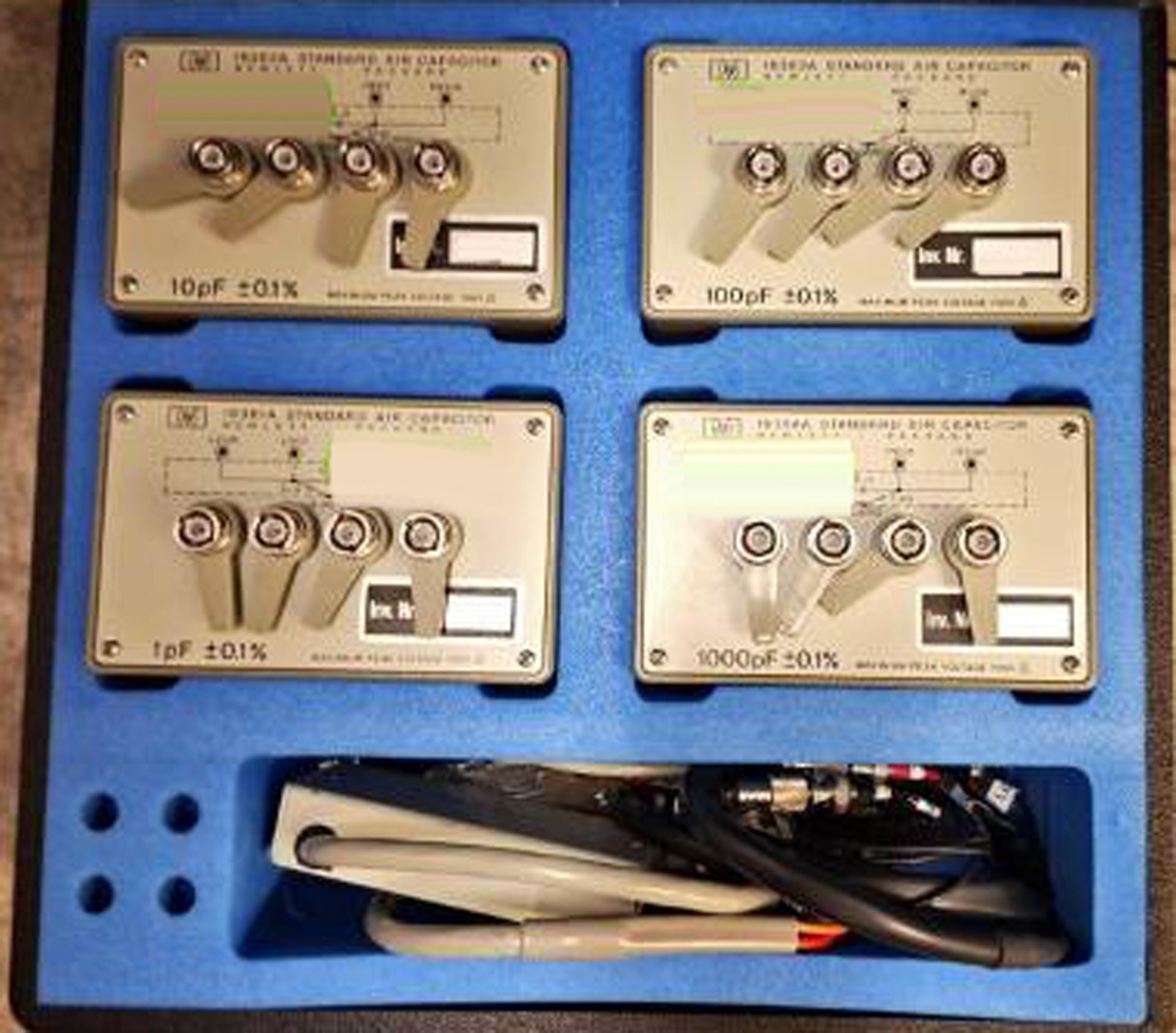 Photo Used AGILENT / HP / HEWLETT-PACKARD / KEYSIGHT 16380A For Sale