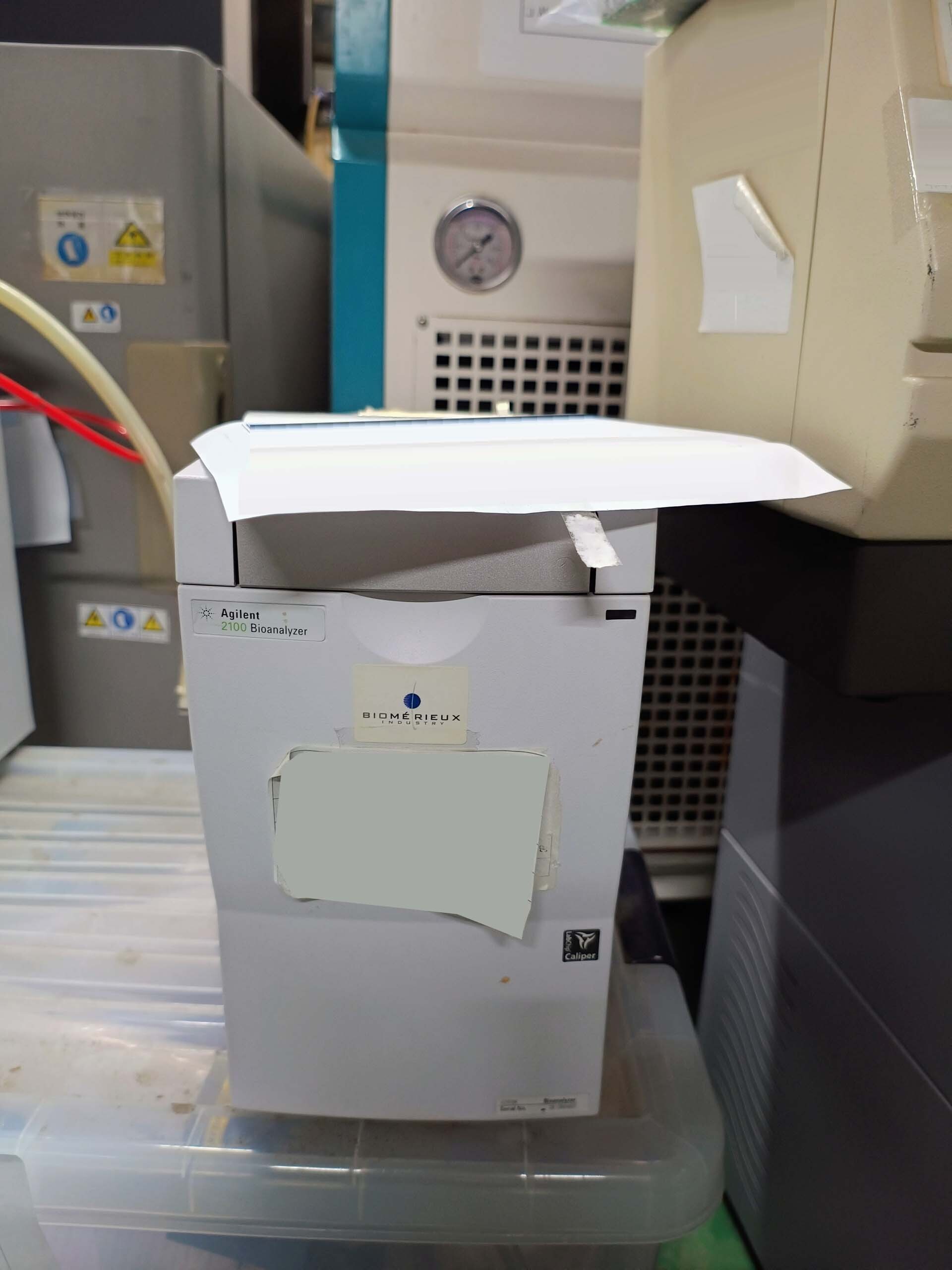 Photo Used AGILENT / HP / HEWLETT-PACKARD / KEYSIGHT 2100 For Sale