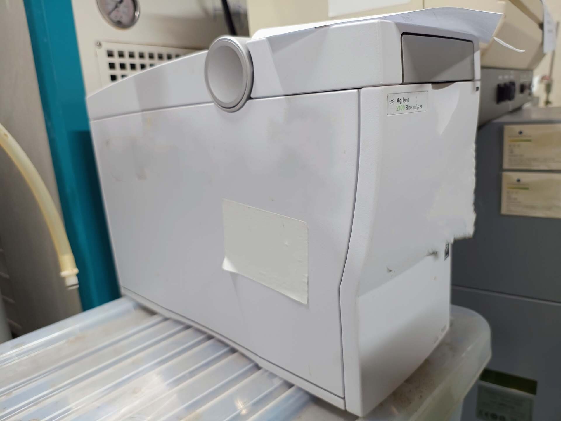 Photo Used AGILENT / HP / HEWLETT-PACKARD / KEYSIGHT 2100 For Sale