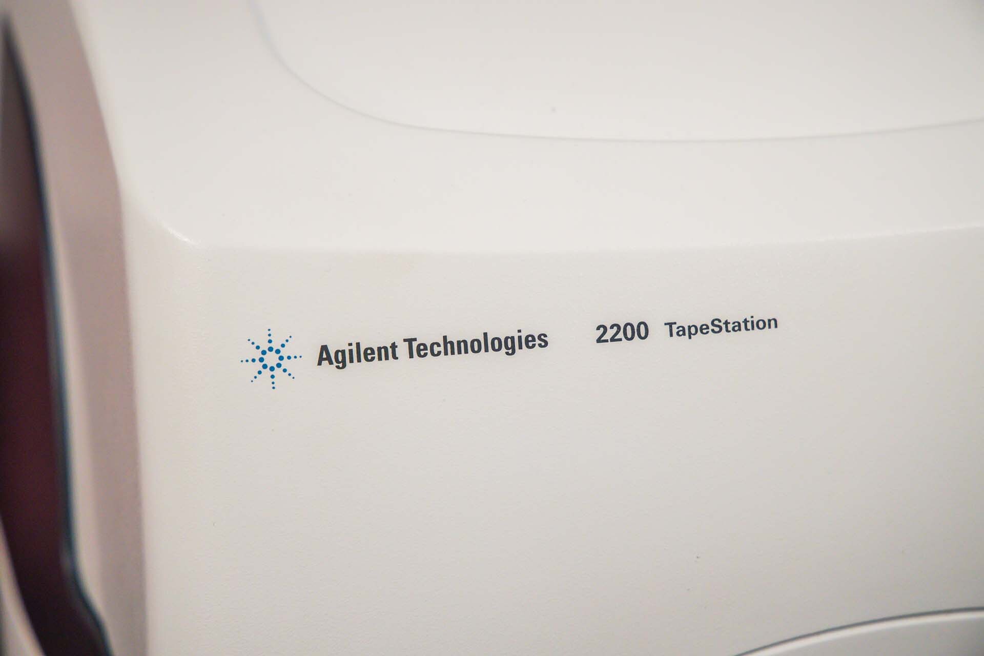 Photo Used AGILENT / HP / HEWLETT-PACKARD / KEYSIGHT 2200 For Sale