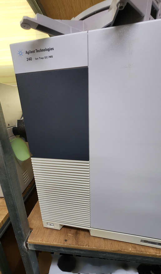 Photo Used AGILENT / HP / HEWLETT-PACKARD / KEYSIGHT 240 For Sale
